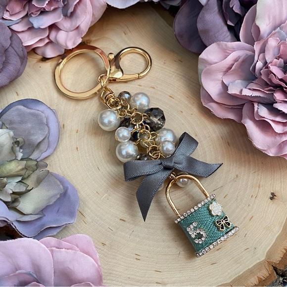 Gorgeous Blue Purse with Crystals & Pearls Keychain Charm - Picture 8 of 14